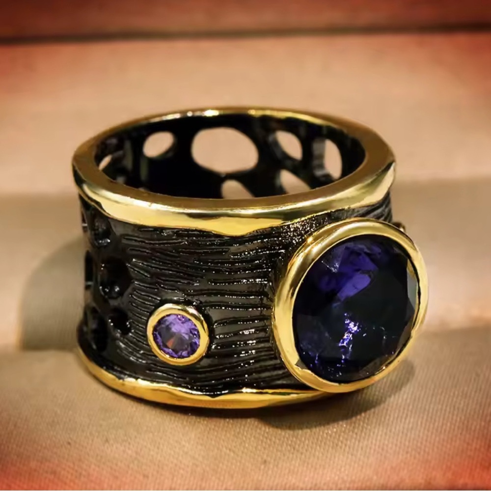 Wedding ring - Picture 5 of 12